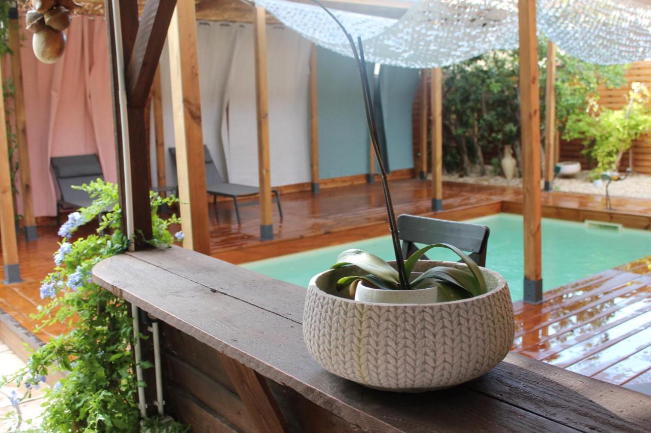 Les 2 Droles D'Oiseaux Bed & Breakfast Luc-sur-Orbieu Exterior photo