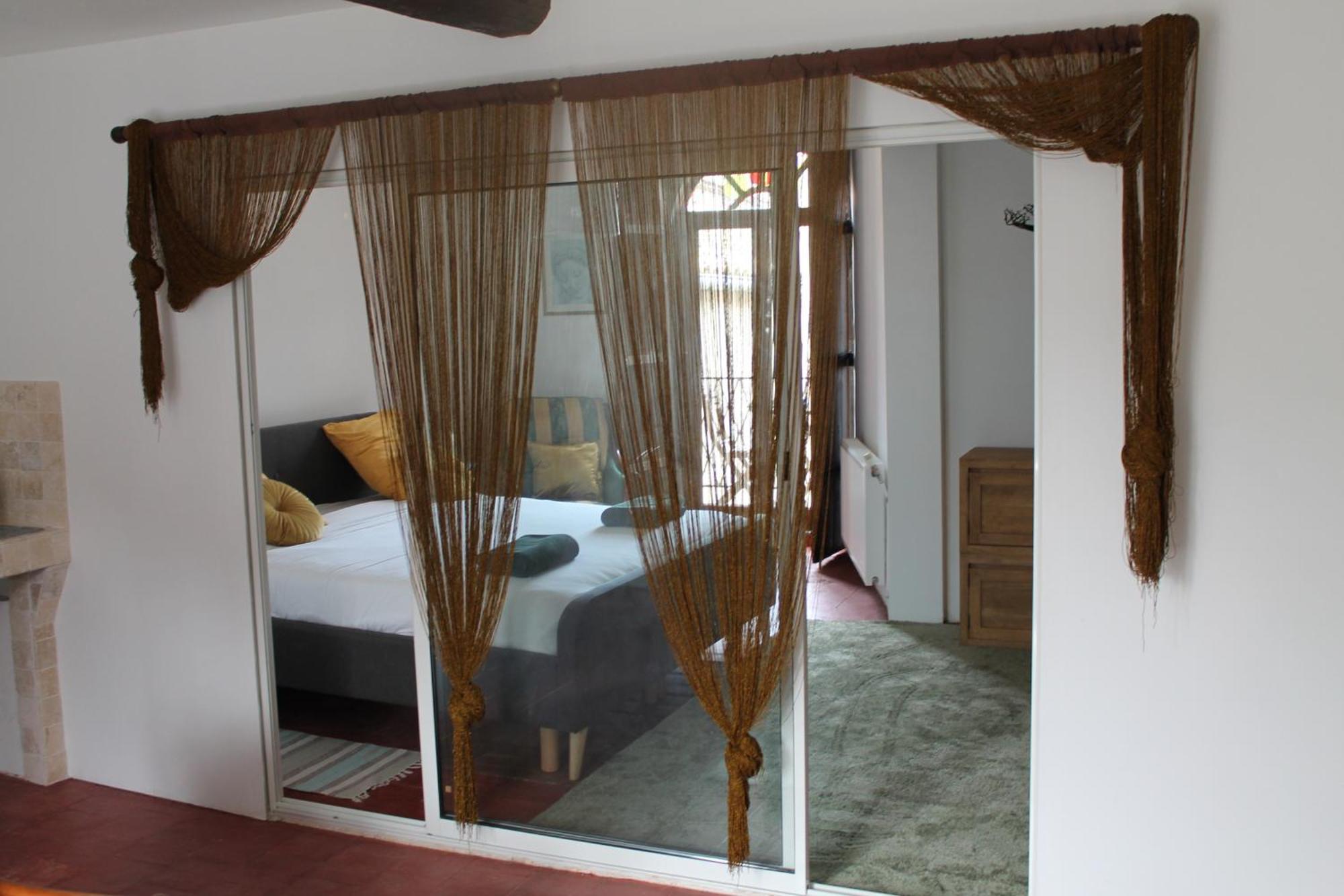 Les 2 Droles D'Oiseaux Bed & Breakfast Luc-sur-Orbieu Exterior photo