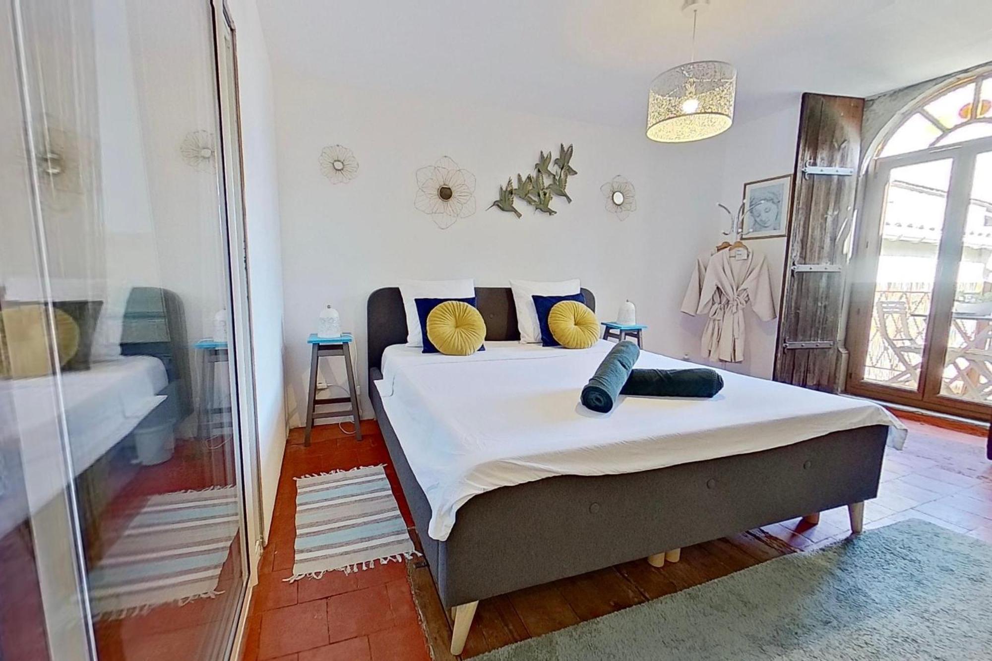 Les 2 Droles D'Oiseaux Bed & Breakfast Luc-sur-Orbieu Exterior photo