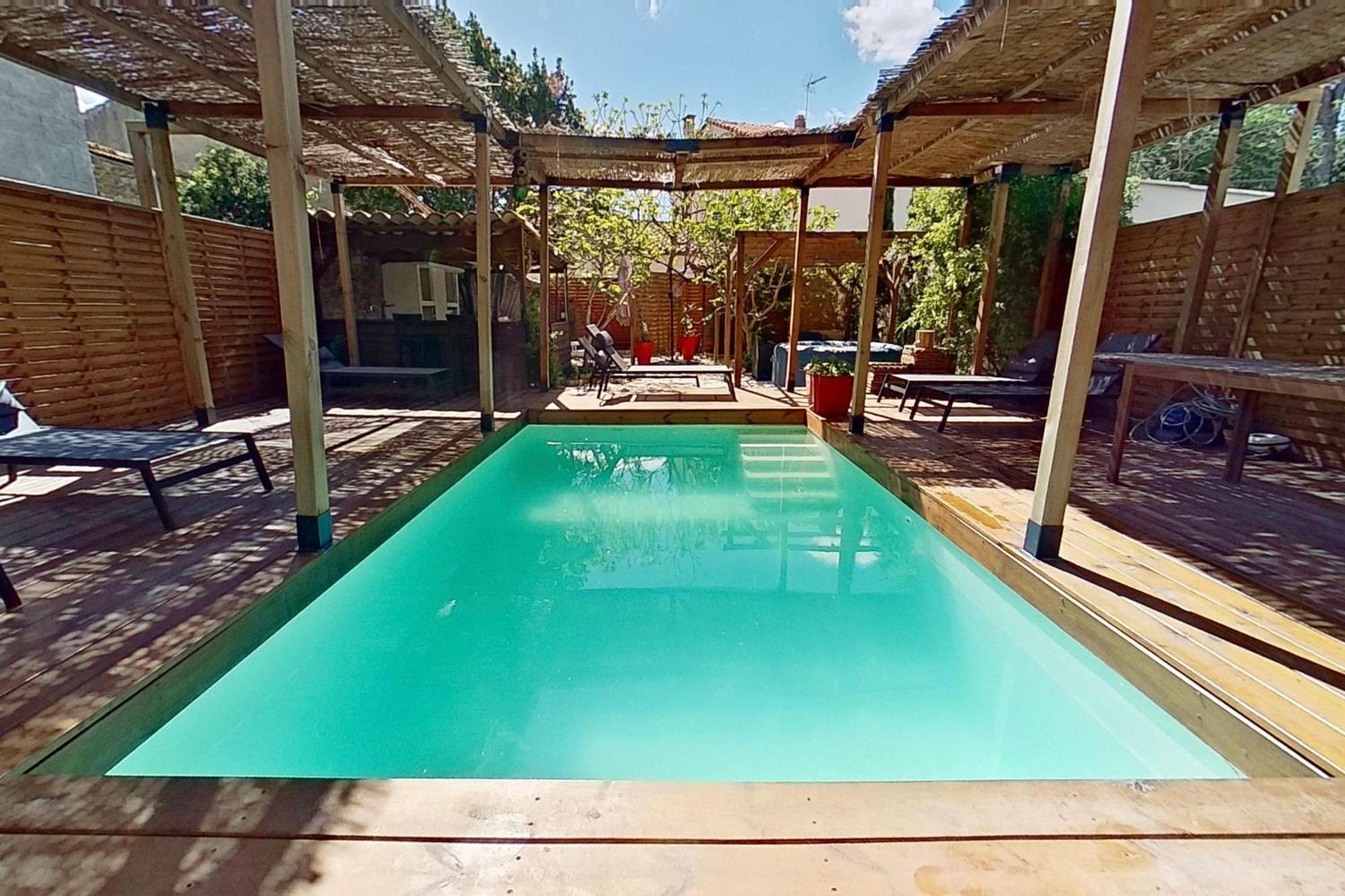 Les 2 Droles D'Oiseaux Bed & Breakfast Luc-sur-Orbieu Exterior photo