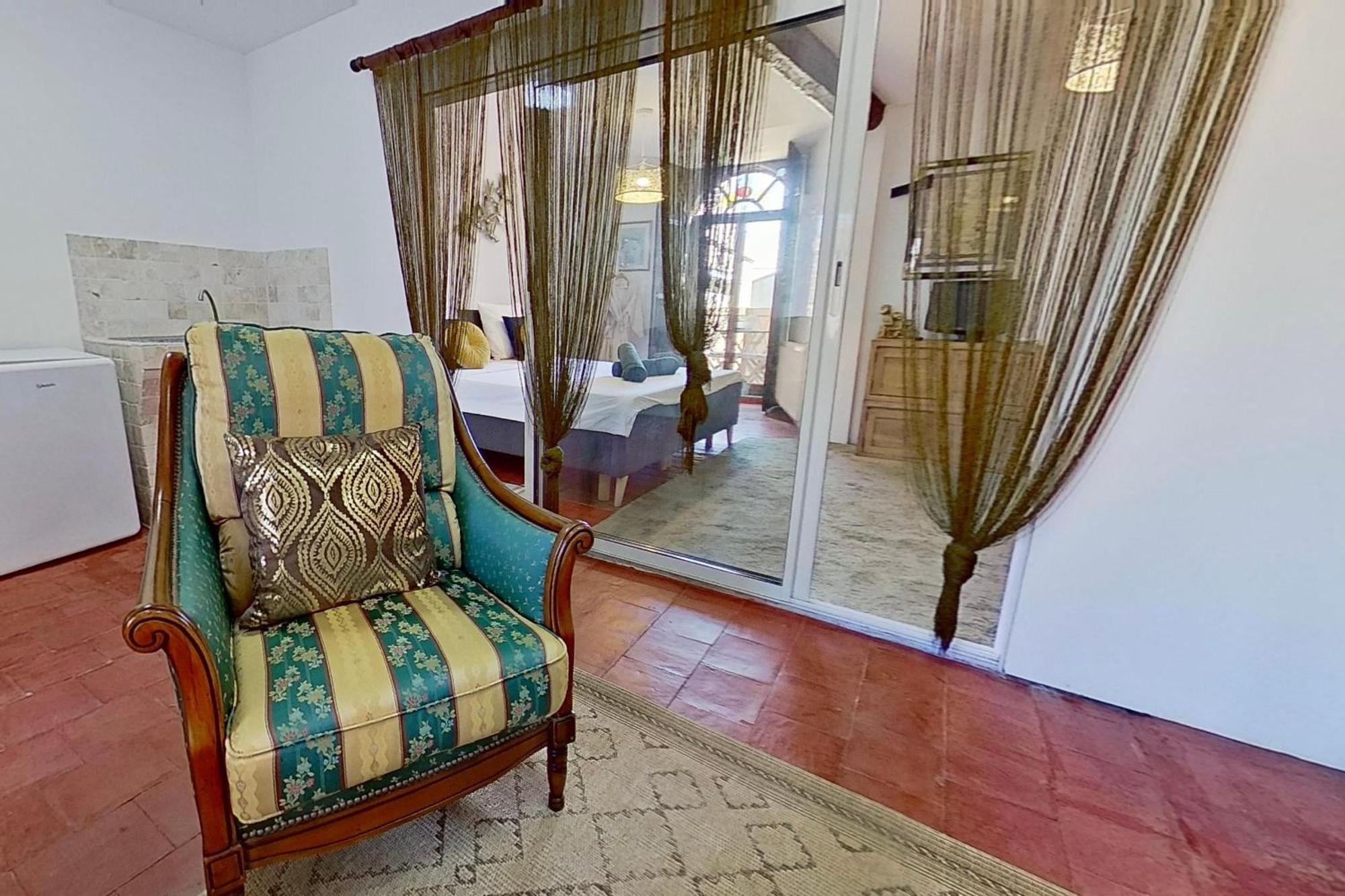 Les 2 Droles D'Oiseaux Bed & Breakfast Luc-sur-Orbieu Exterior photo