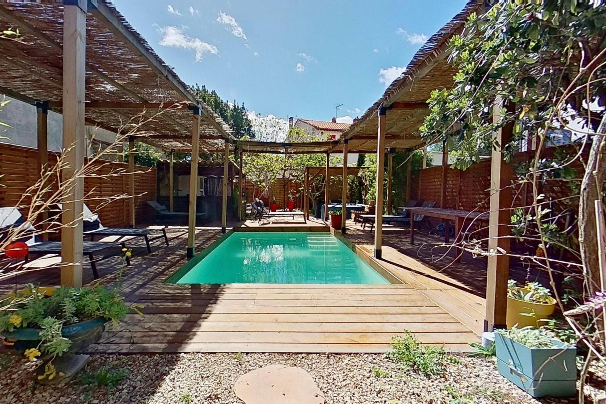 Les 2 Droles D'Oiseaux Bed & Breakfast Luc-sur-Orbieu Exterior photo