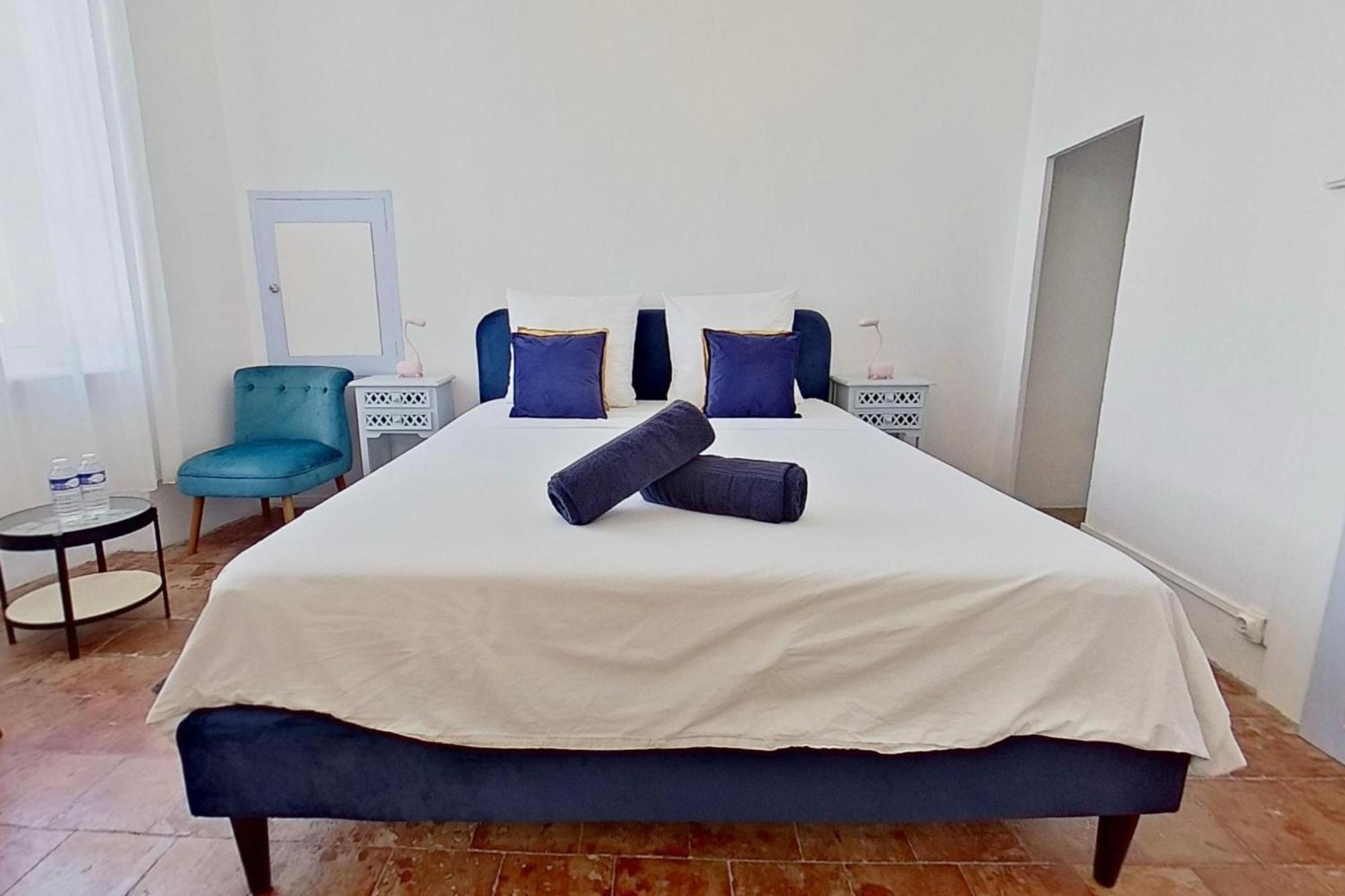 Les 2 Droles D'Oiseaux Bed & Breakfast Luc-sur-Orbieu Exterior photo