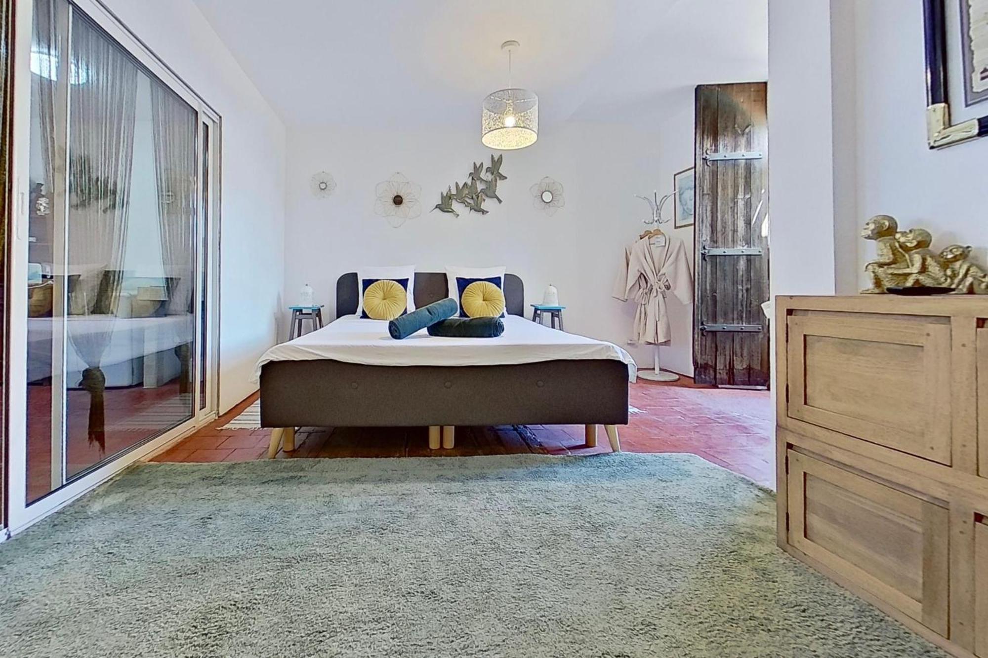 Les 2 Droles D'Oiseaux Bed & Breakfast Luc-sur-Orbieu Exterior photo