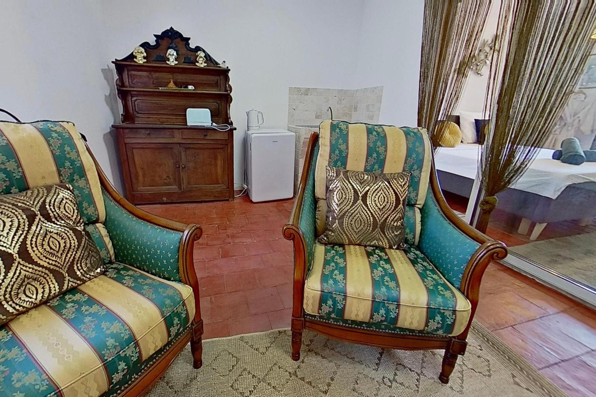 Les 2 Droles D'Oiseaux Bed & Breakfast Luc-sur-Orbieu Exterior photo