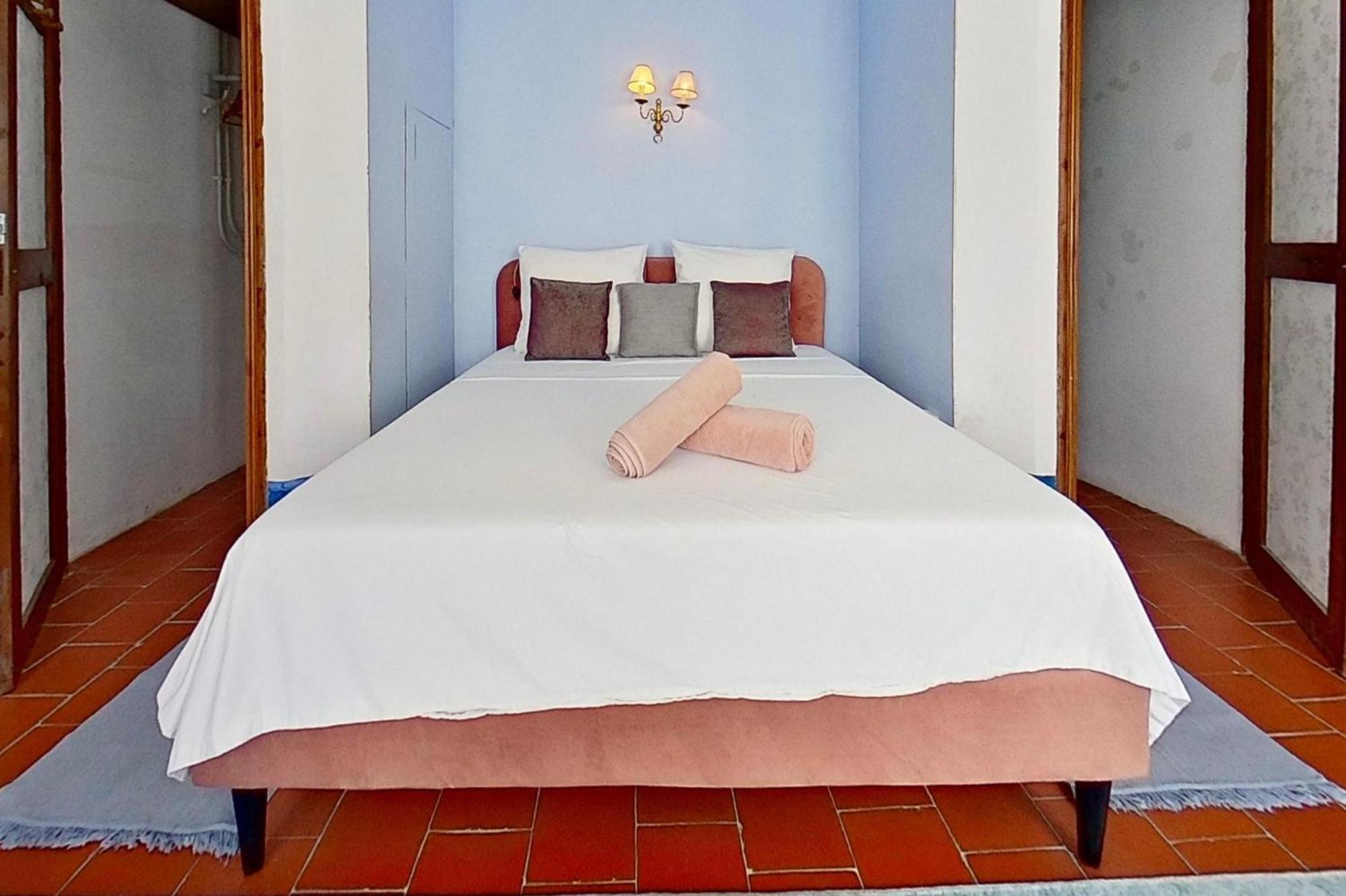 Les 2 Droles D'Oiseaux Bed & Breakfast Luc-sur-Orbieu Exterior photo