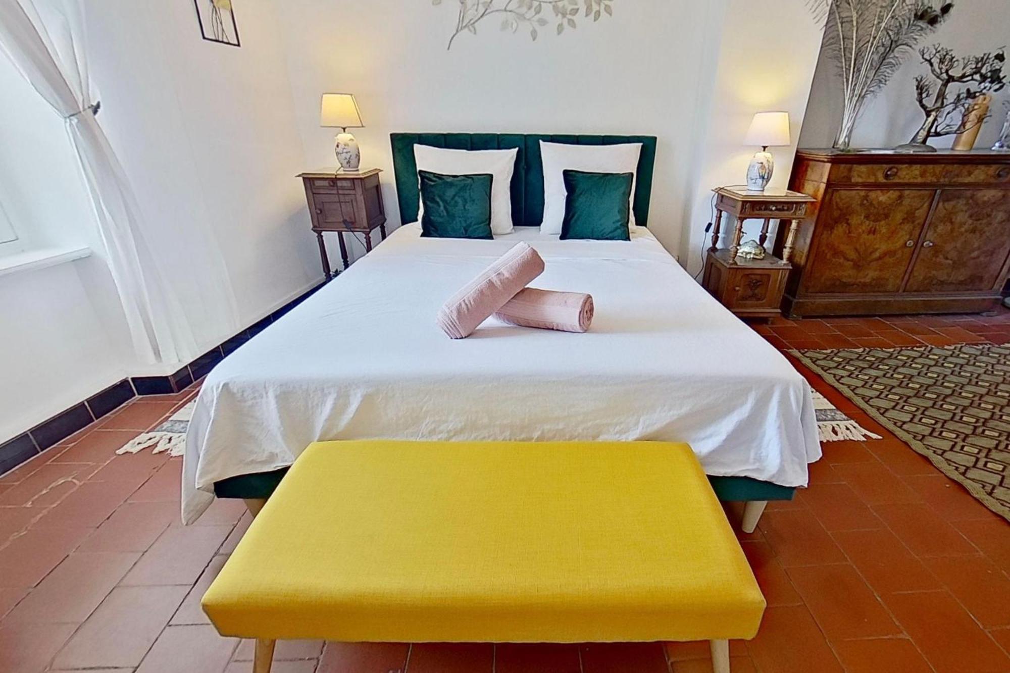 Les 2 Droles D'Oiseaux Bed & Breakfast Luc-sur-Orbieu Exterior photo